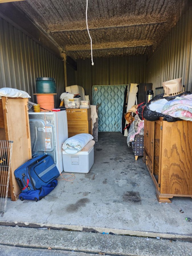 10 x 20 storage unit in Cleveland, OH