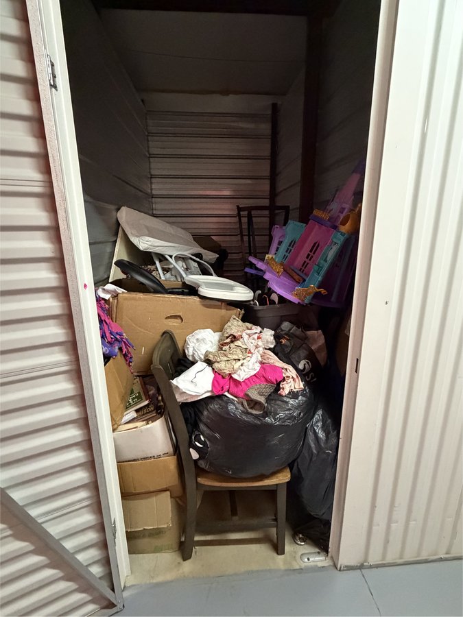 5 x 10 storage unit in Southgate, MI