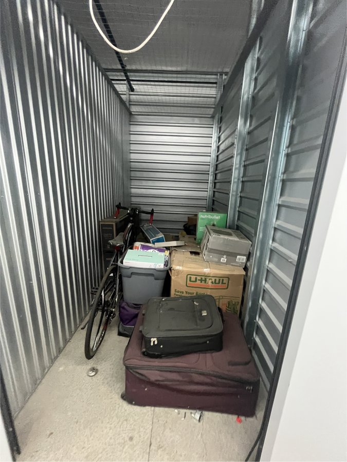 5 x 10 storage unit in Vacaville, CA