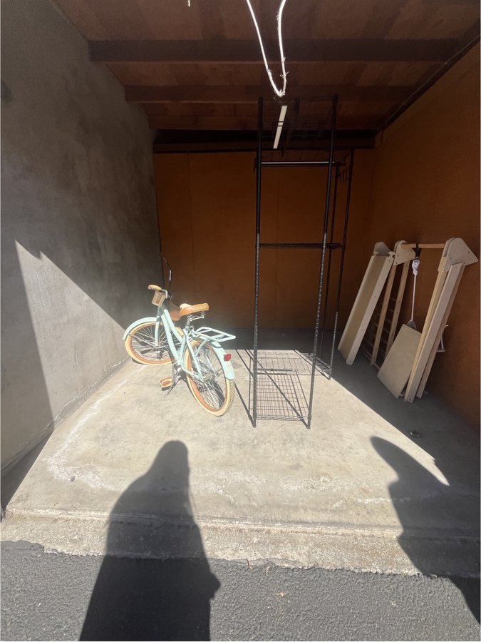 10 x 10 storage unit in Vacaville, CA