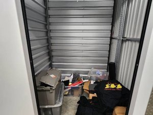 5 x 5 unit in Auburn