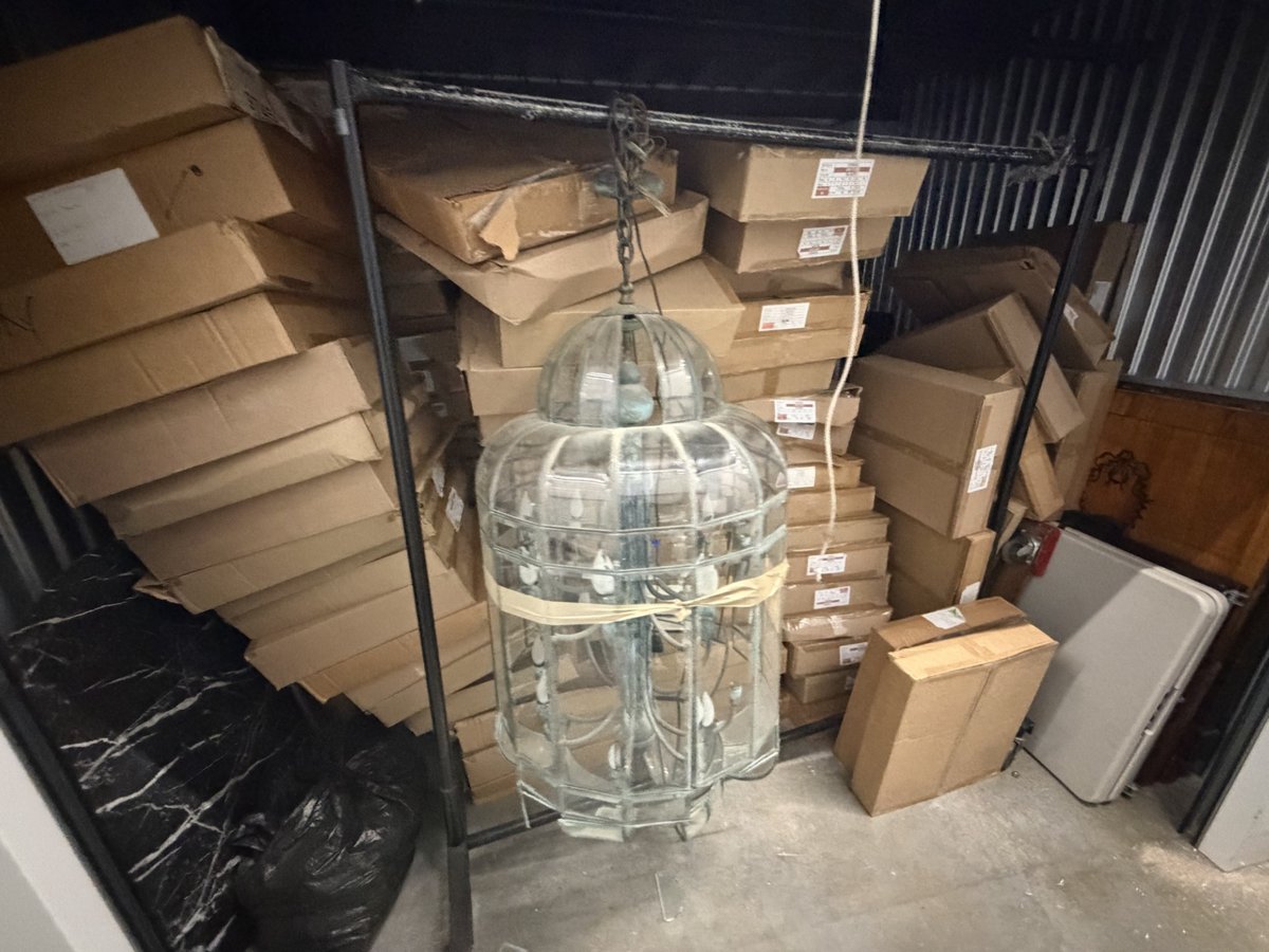 10 x 12 storage unit in Flushing, NY