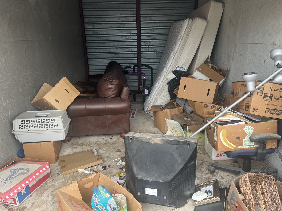 10 x 18 storage unit in West Columbia, TX