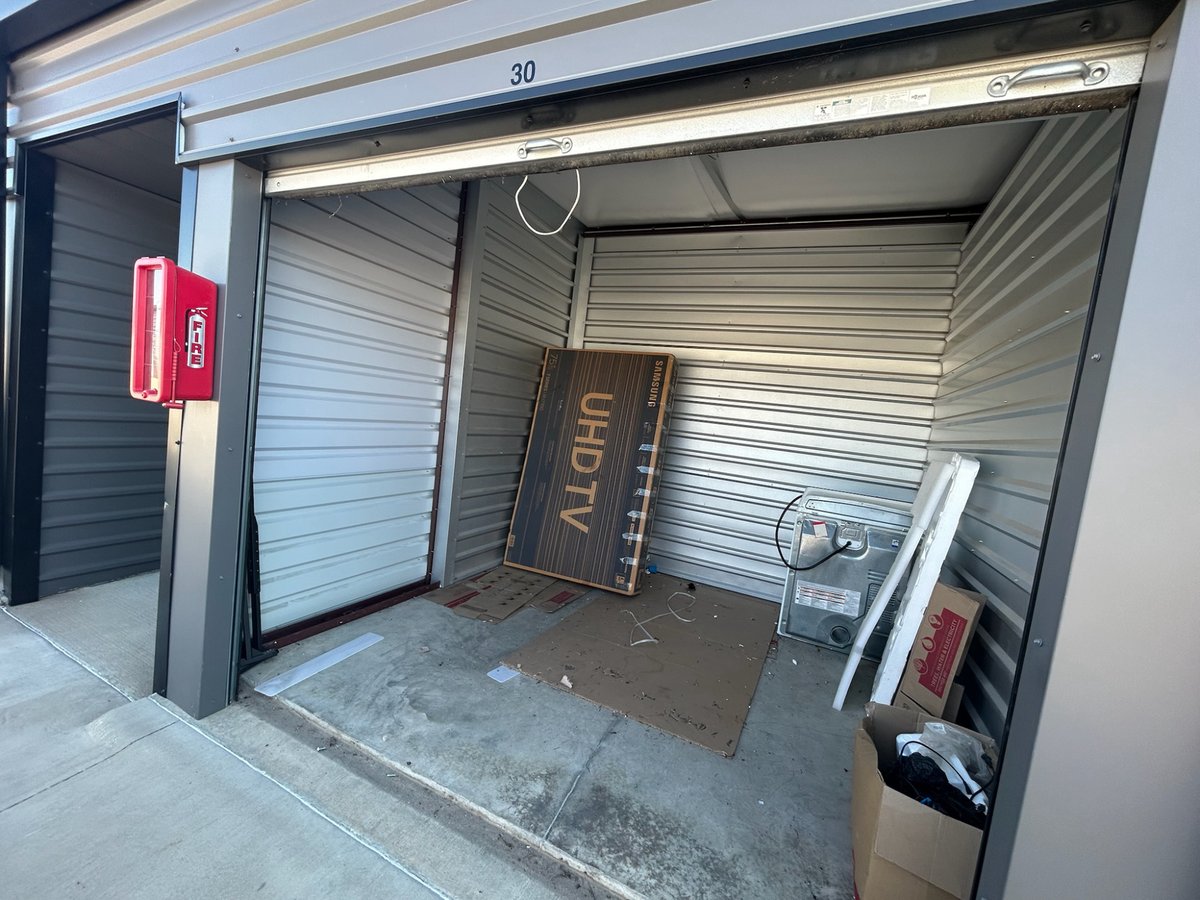 10 x 10 storage unit in Forney, TX
