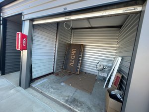 10 x 10 unit in Forney