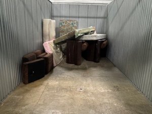 10 x 20 unit in N Randall