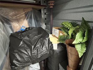 5 x 10 storage unit in Bethesda, MD