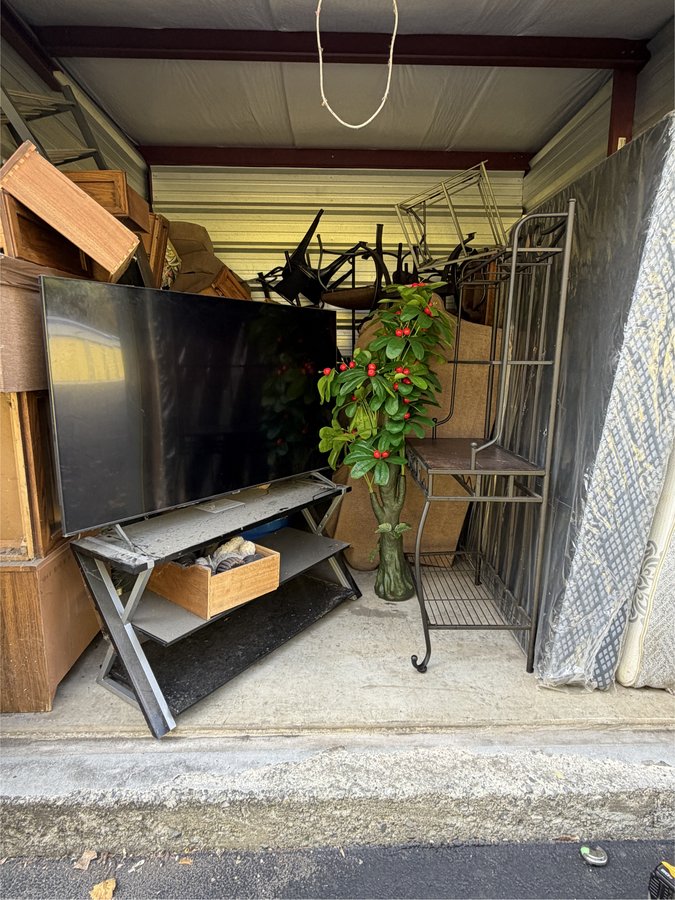 10 x 10 storage unit in Schenectady, NY