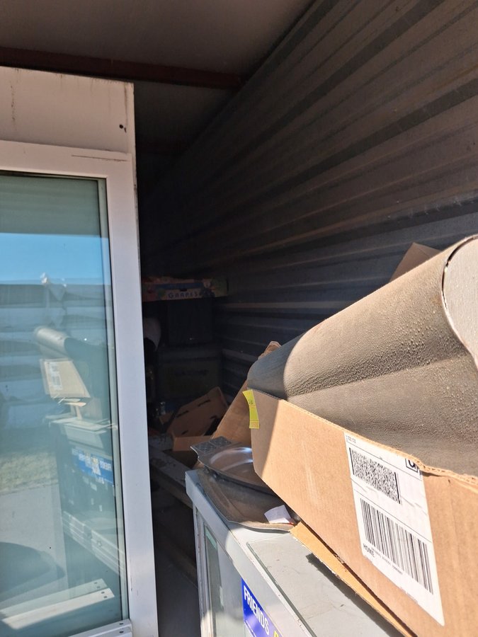 10 x 25 storage unit in Windsor Locks, CT