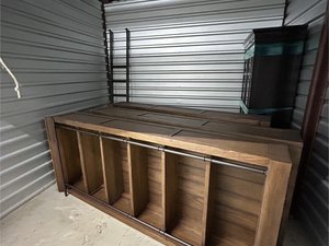 10 x 10 unit in Frederick