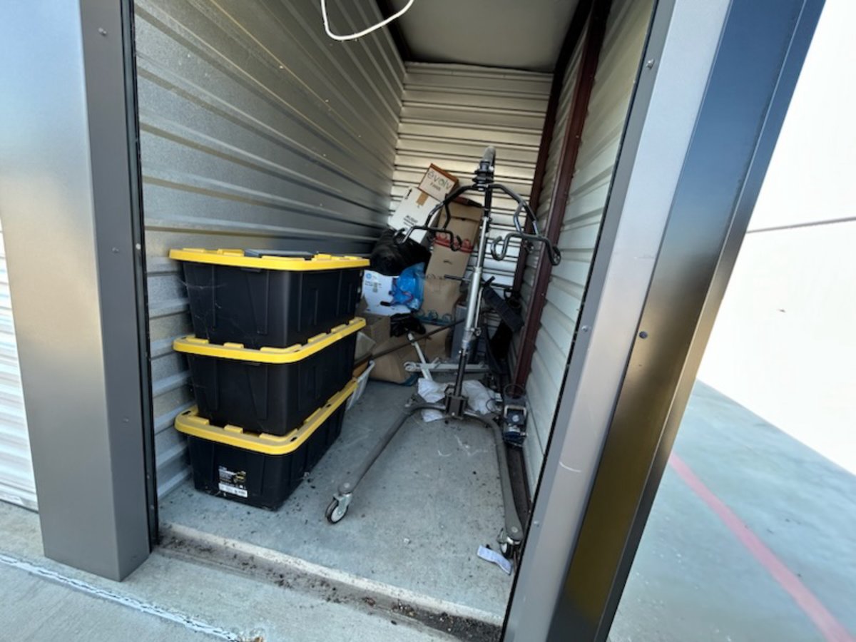 5 x 10 storage unit in Forney, TX