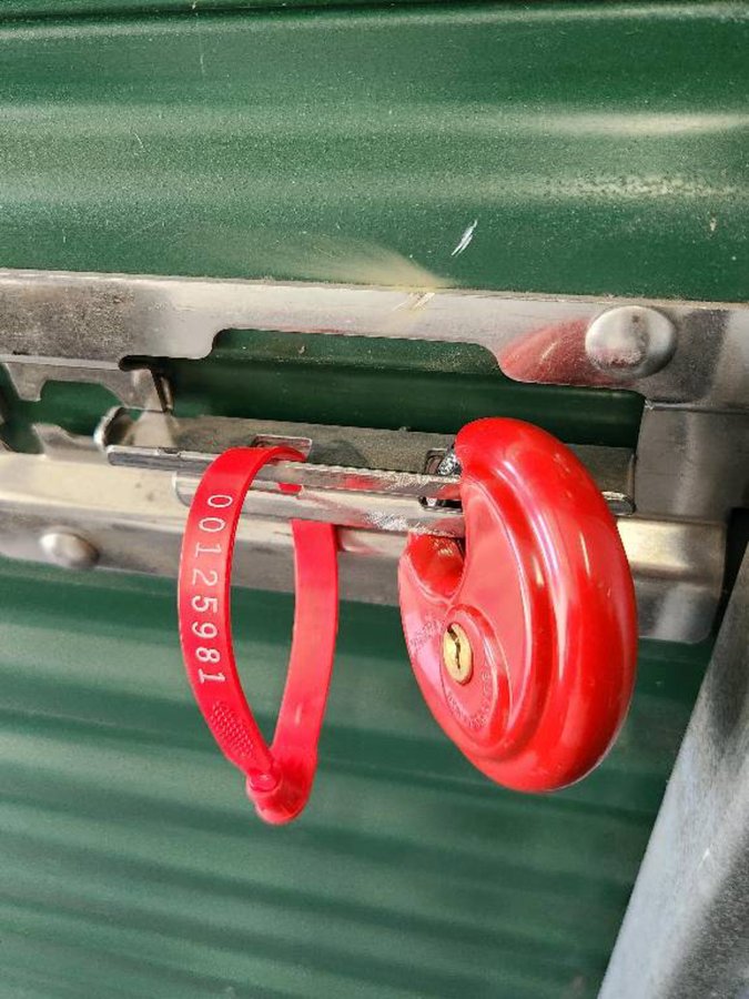 5 x 10 storage unit in Menlo Park, CA