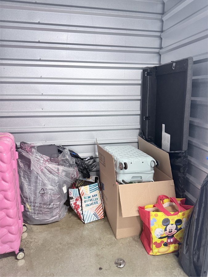 4 x 10 storage unit in Jersey City, NJ