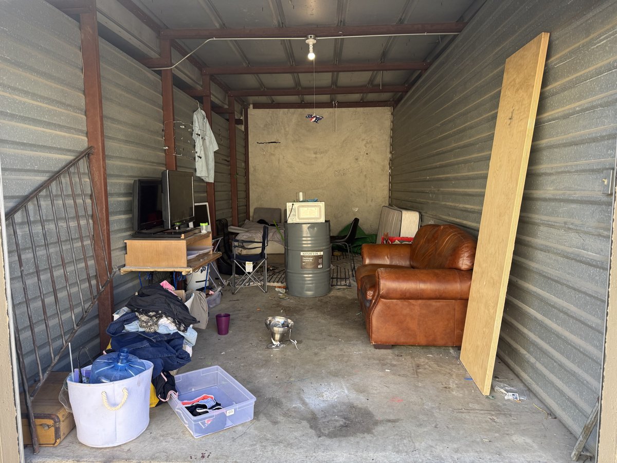 10 x 25 storage unit in Dallas, TX
