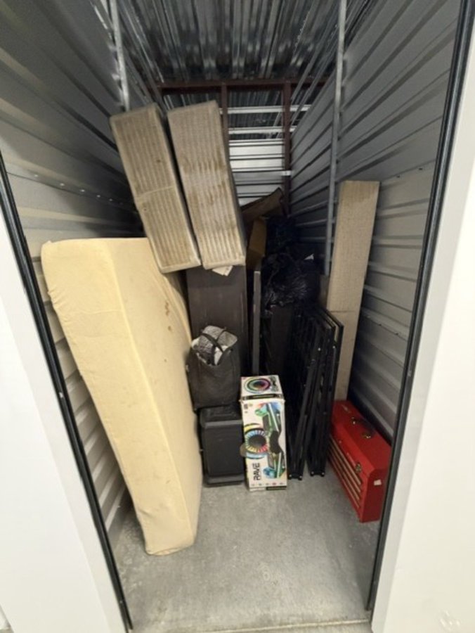 5 x 10 storage unit in Worcester, MA