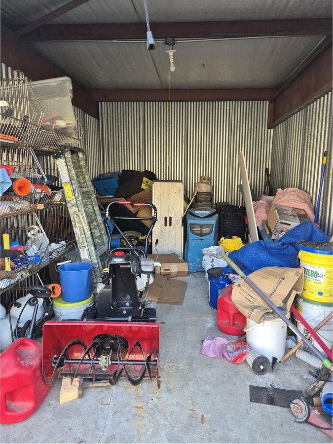 10 x 15 storage unit in Green Tree, PA