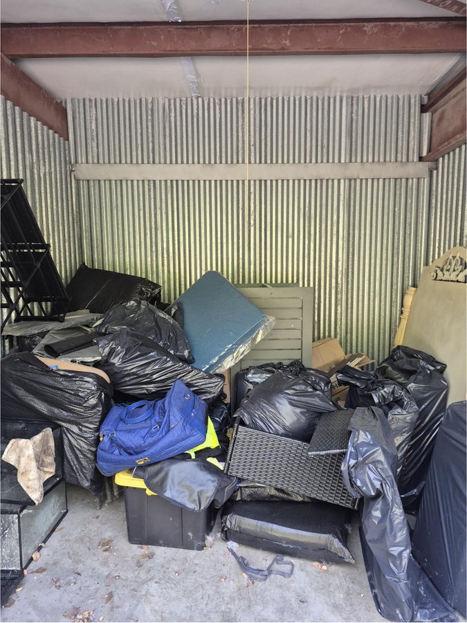 10 x 10 storage unit in Green Tree, PA