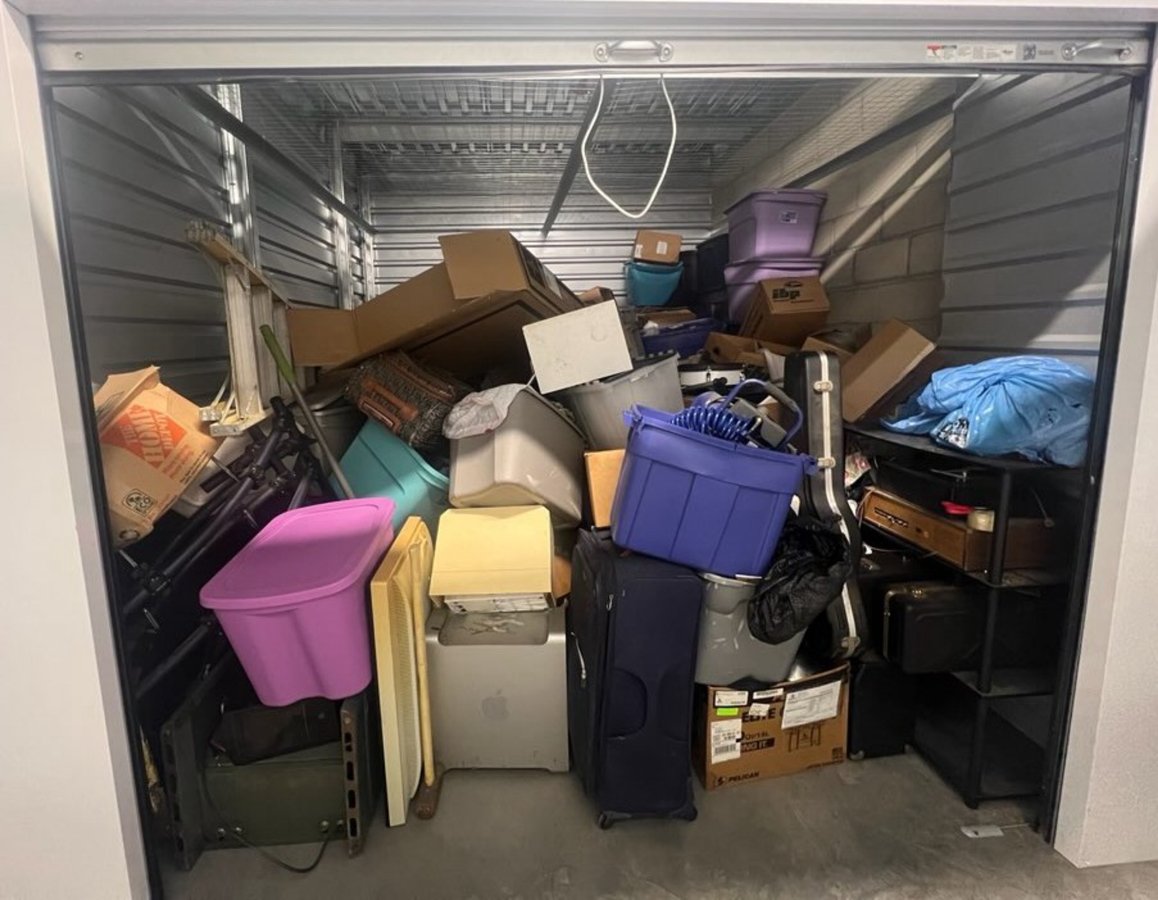 10 x 13 storage unit in South Gate, CA