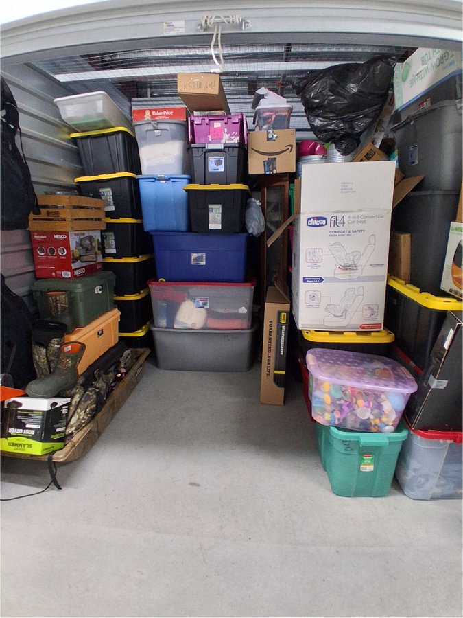 10 x 10 storage unit in Middle River, MD