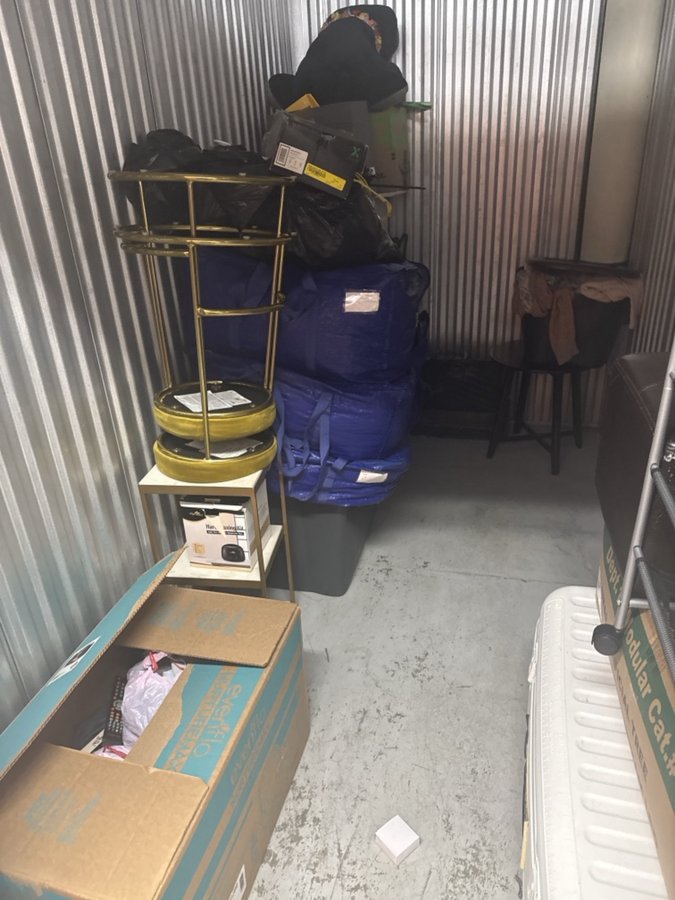 5 x 10 storage unit in Millersville, MD