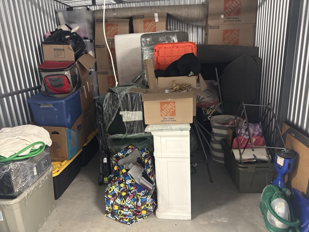 10 x 10 storage unit in Arnold, MD