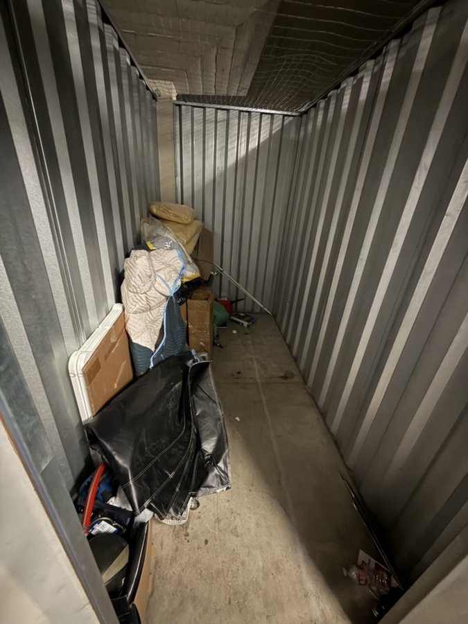 5 x 10 storage unit in Los Angeles, CA