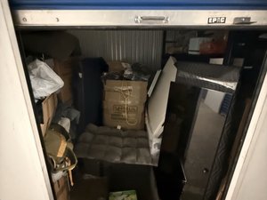 8 x 10 unit in Los Angeles