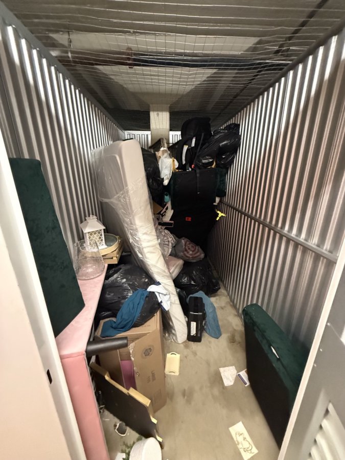 5 x 10 storage unit in Los Angeles, CA