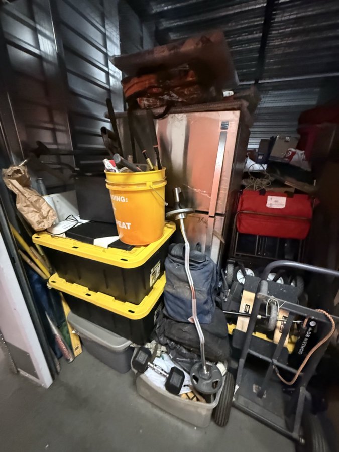 10 x 20 storage unit in Azusa, CA