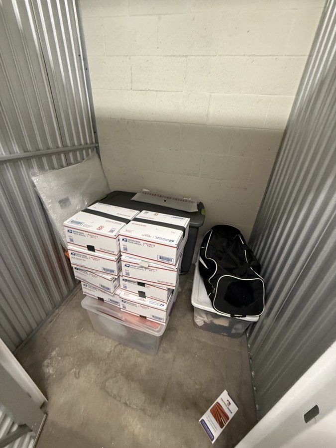 5 x 5 storage unit in Los Angeles, CA