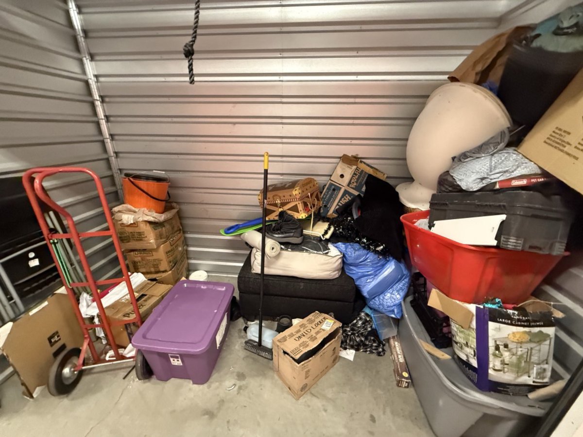 10 x 5 storage unit in Azusa, CA
