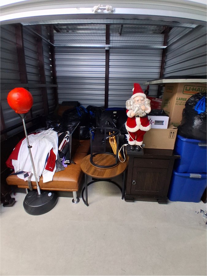 10 x 10 storage unit in Middle River, MD