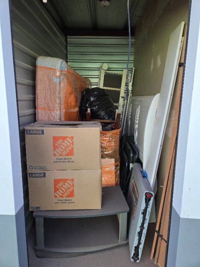 5 x 10 storage unit in El Paso, TX