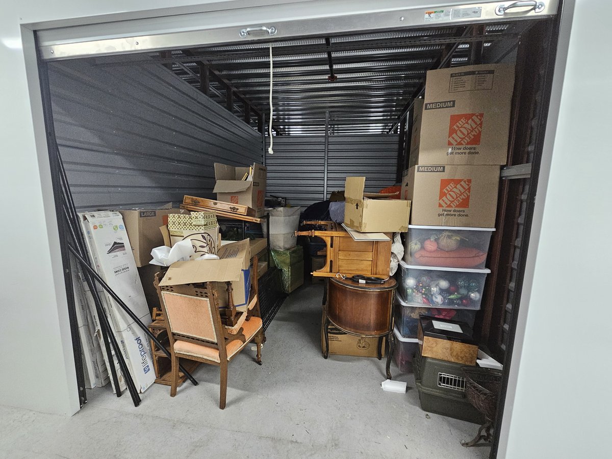 10 x 15 storage unit in Lakeland, FL