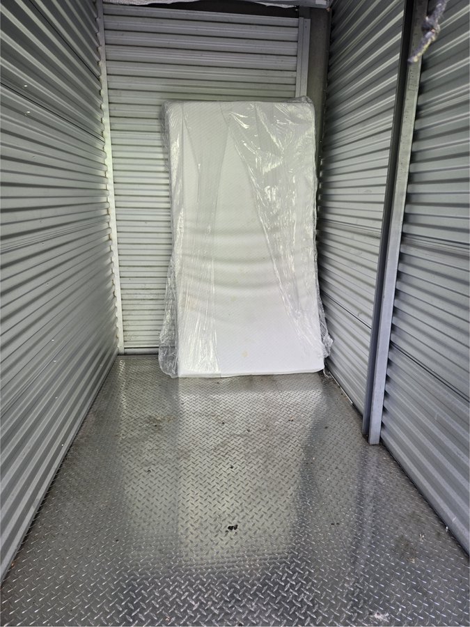 5 x 10 storage unit in Howell, NJ