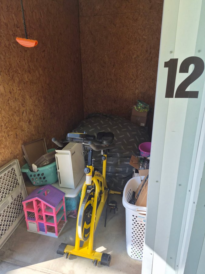 5 x 10 storage unit in Indianapolis, IN
