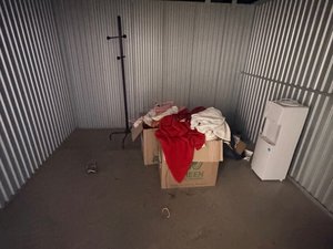 10 x 10 unit in Des Moines