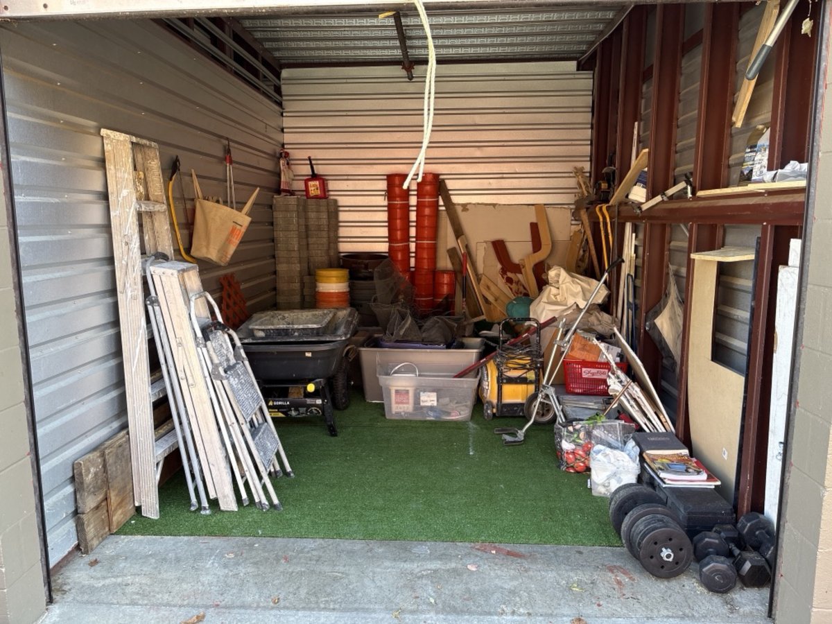10 x 15 storage unit in Dover, NJ