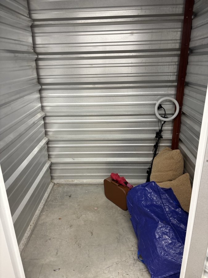 5 x 5 storage unit in East Hanover, NJ