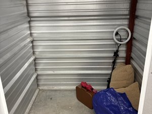 5 x 5 unit in East Hanover