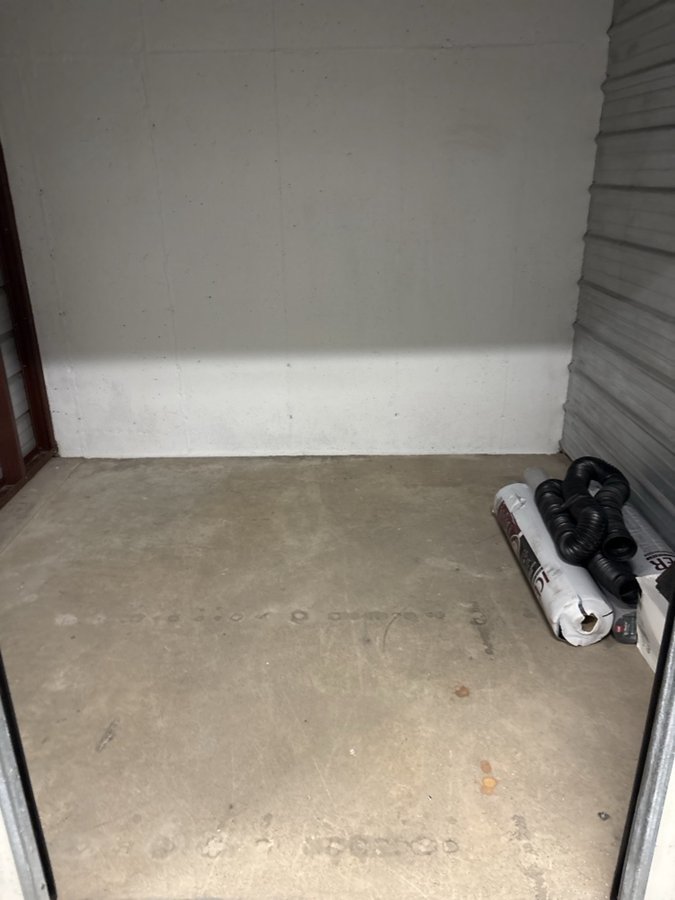 10 x 10 storage unit in Ledgewood, NJ