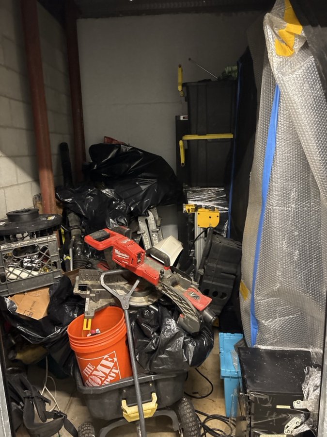 10 x 10 storage unit in Ledgewood, NJ