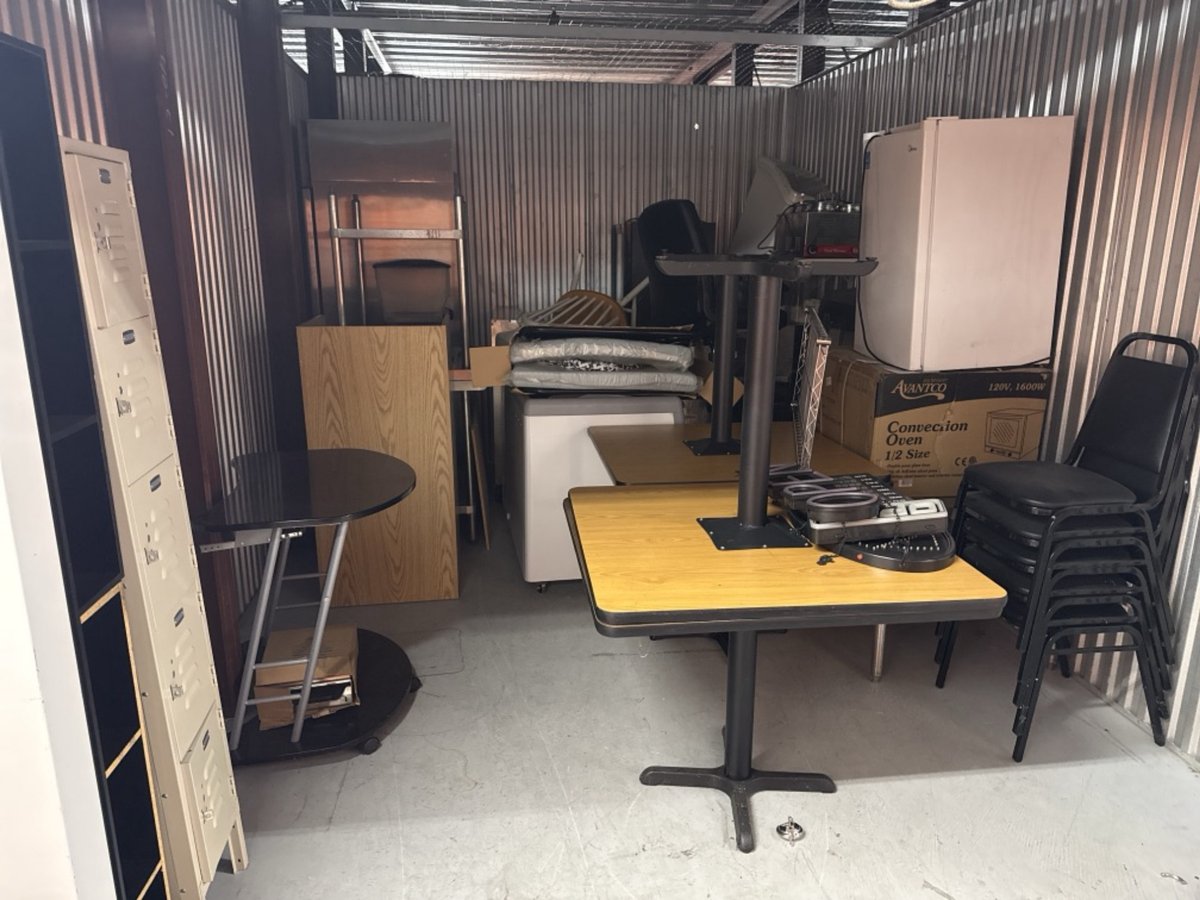 10 x 15 storage unit in Millersville, MD