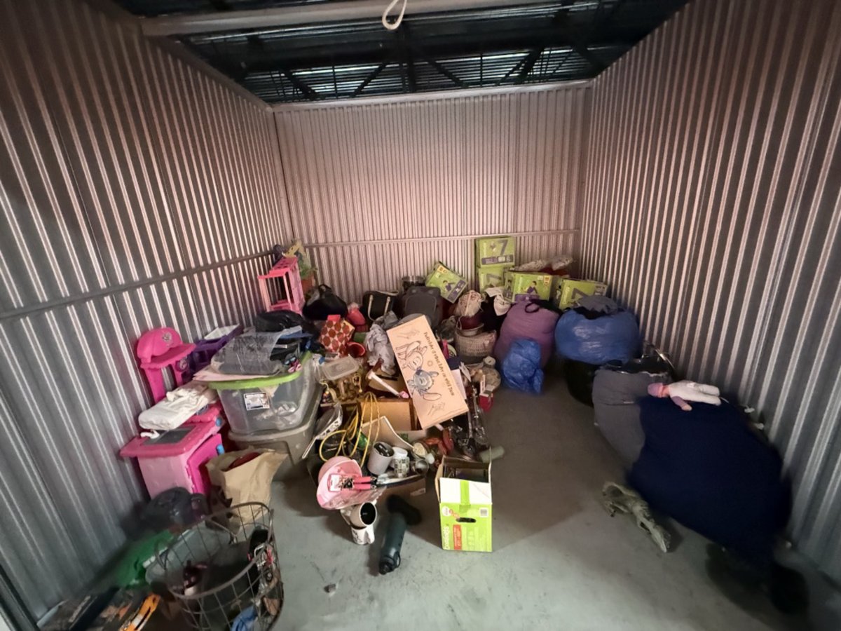 10 x 10 storage unit in Huntington Park, CA
