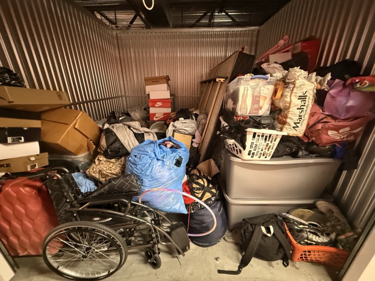 10 x 10 storage unit in Huntington Park, CA