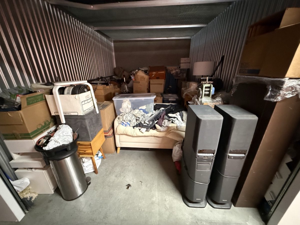 10 x 15 storage unit in Huntington Park, CA