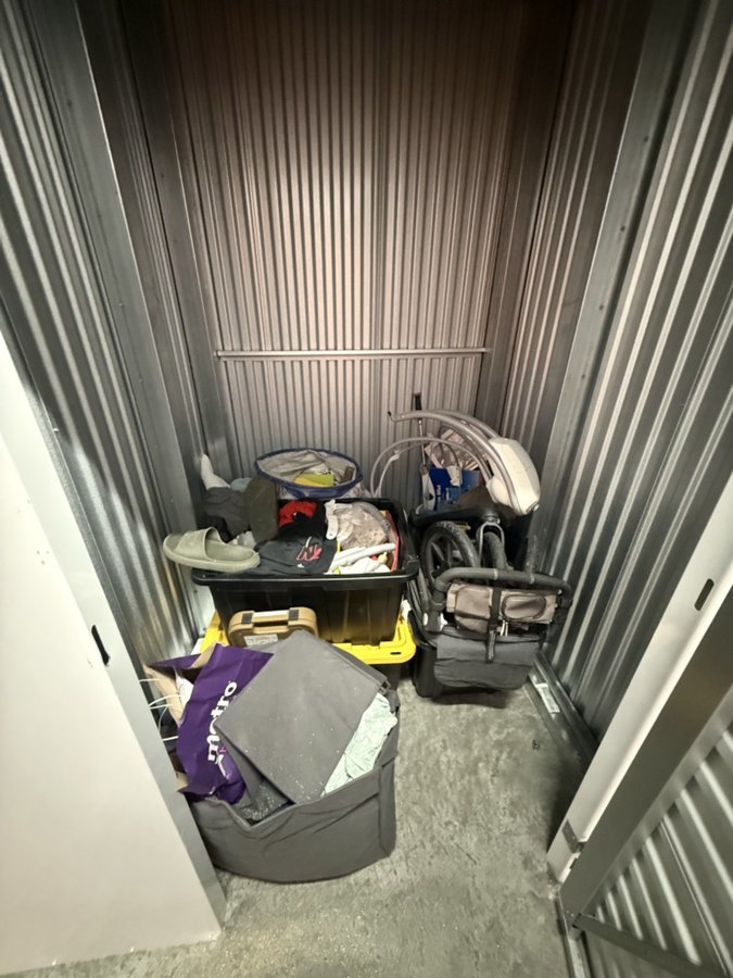 5 x 5 storage unit in Huntington Park, CA