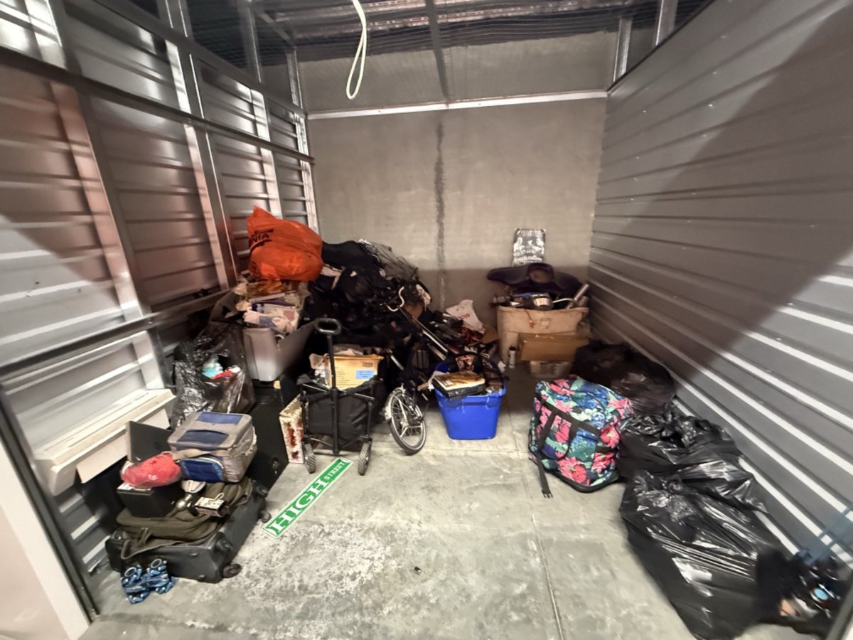 10 x 10 storage unit in Huntington Park, CA