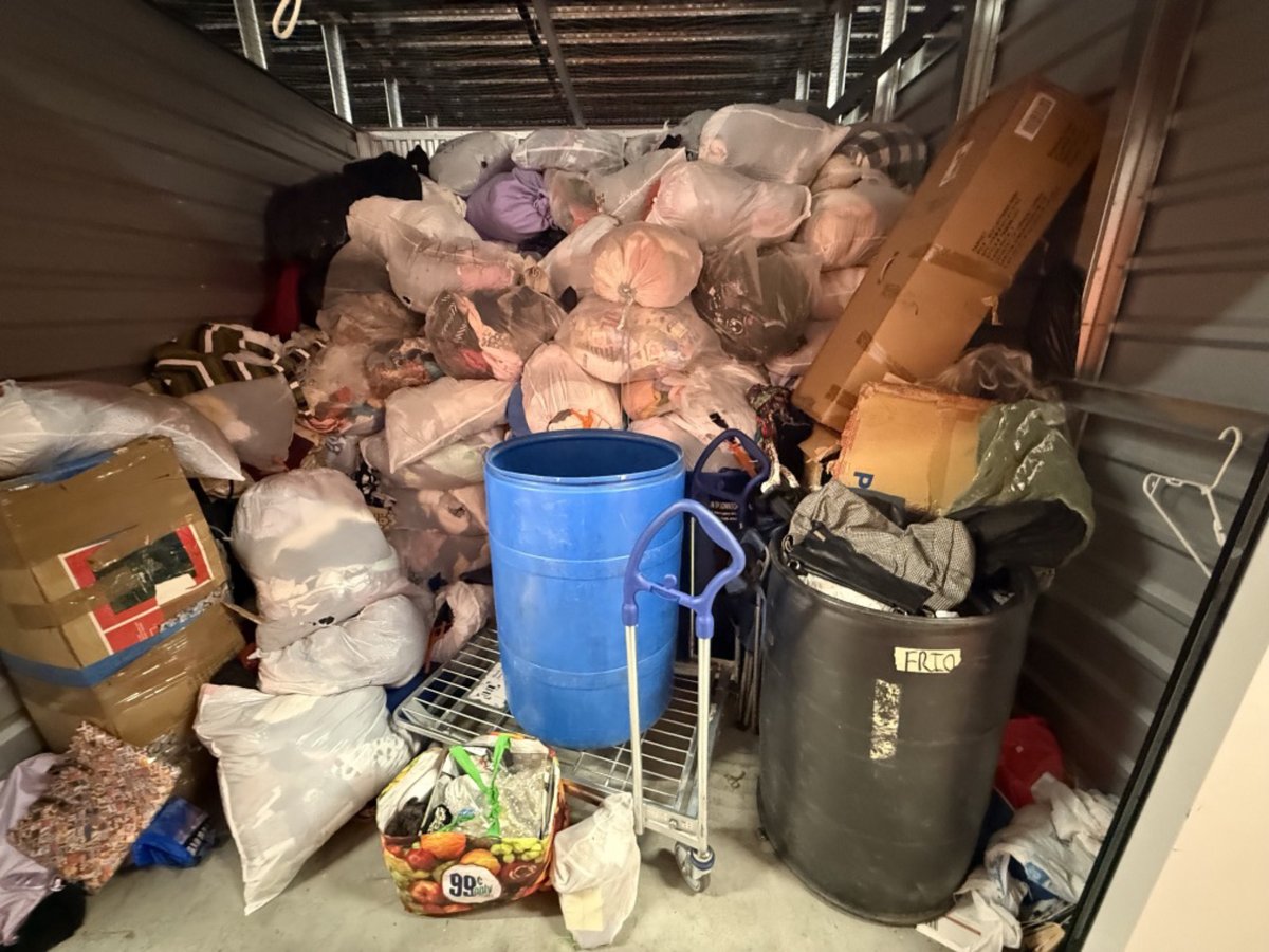 10 x 10 storage unit in Huntington Park, CA