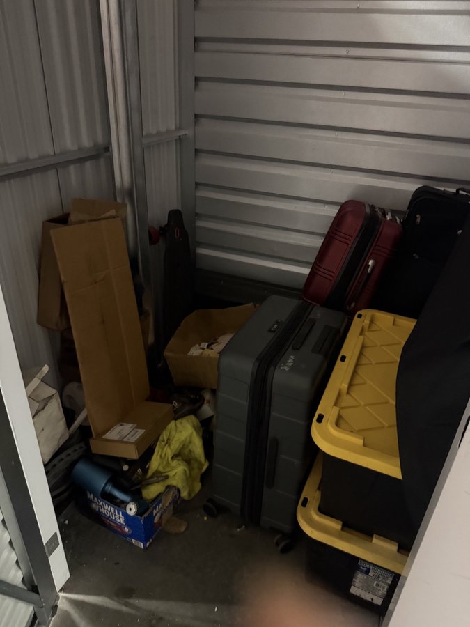 5 x 5 storage unit in Huntington Park, CA